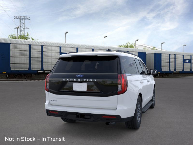 2025 Ford Expedition photo 8