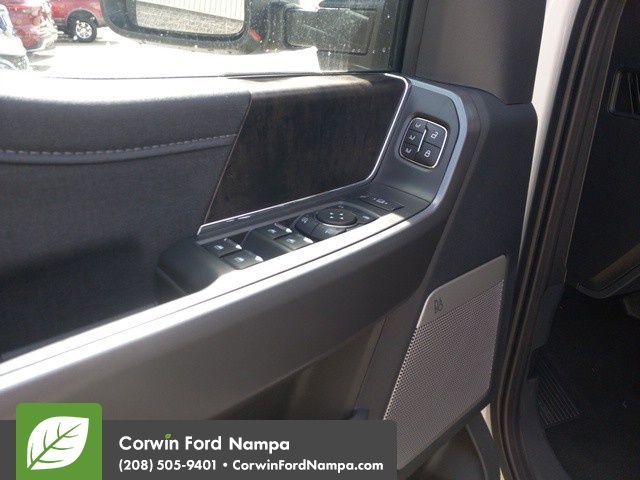 2025 Ford F-350 Lariat photo 12