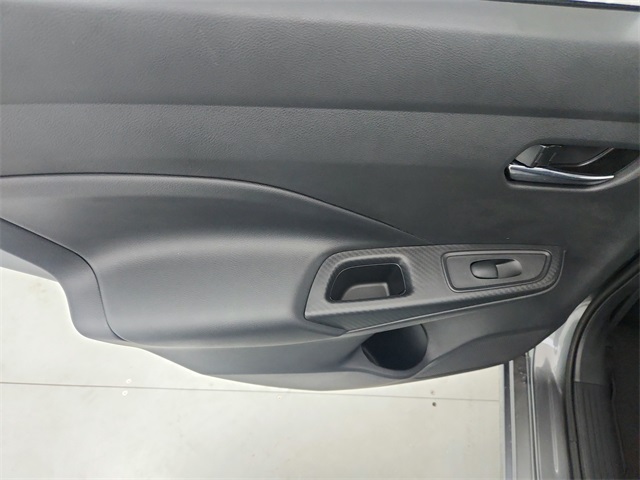 2025 Nissan Versa 1.6 SV photo 28