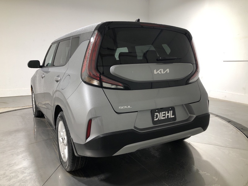 2023 Kia Soul S photo 3
