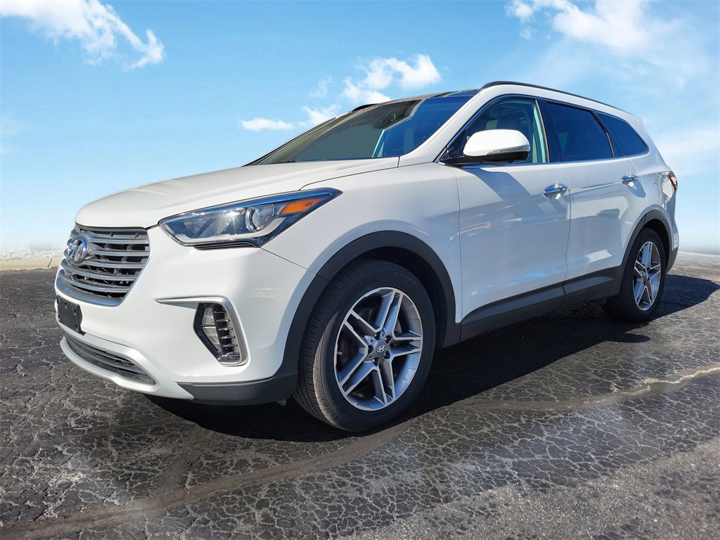 2017 Hyundai Santa Fe SE Ultimate photo 3