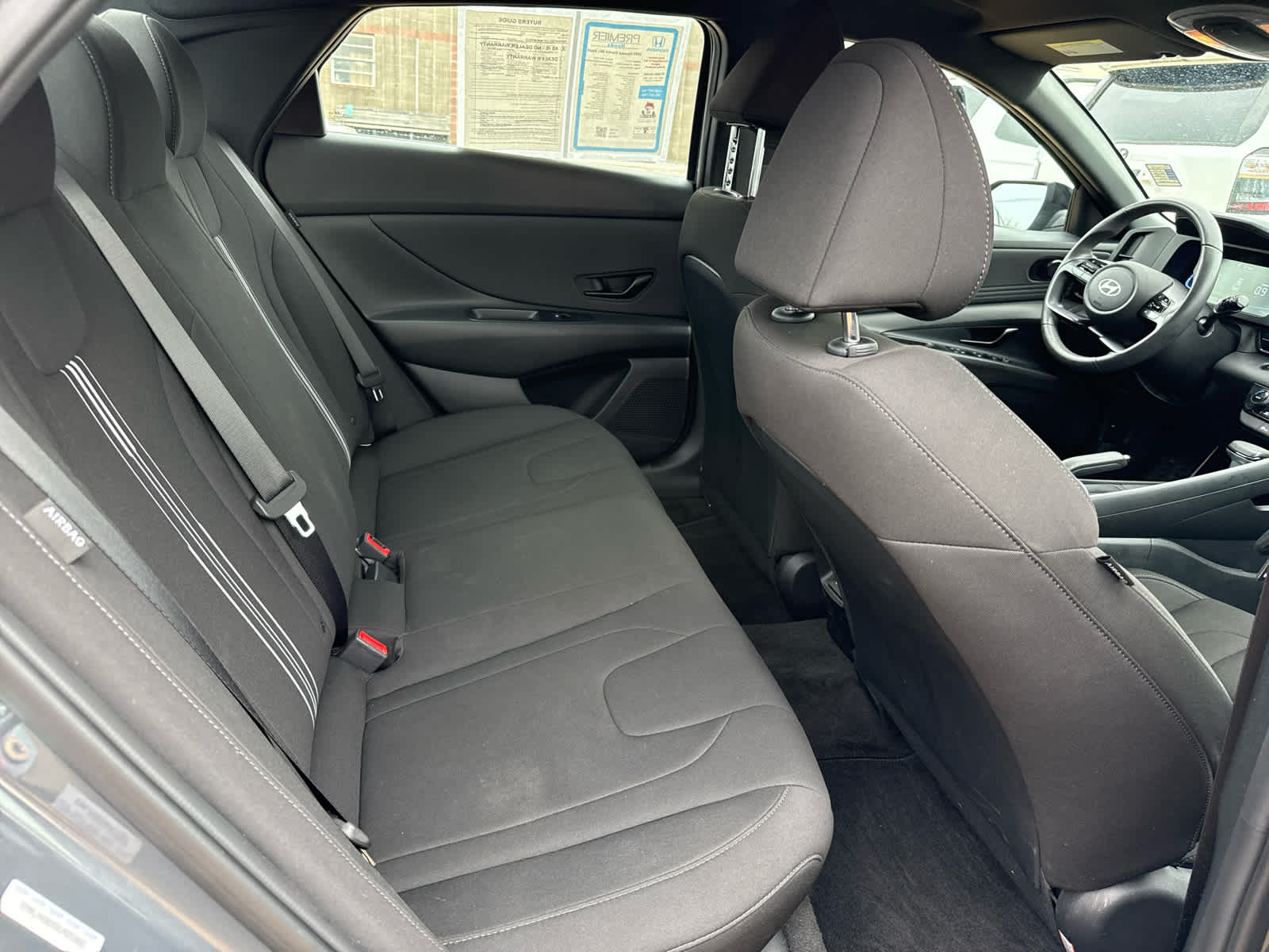 2025 Hyundai Elantra SEL Sport photo 17