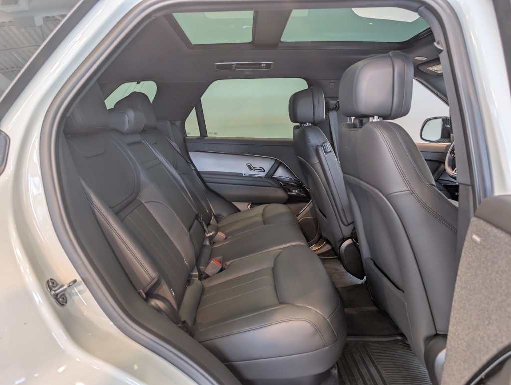 2025 Land Rover Range Rover Sport SE photo 21