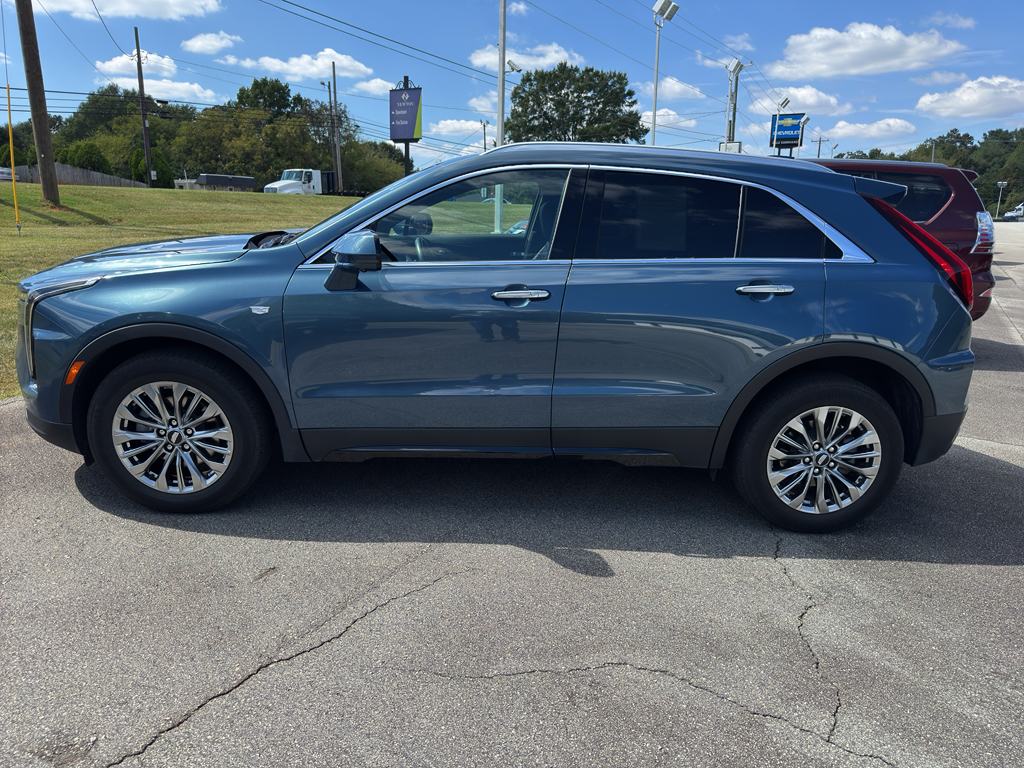 2025 Cadillac XT4 Premium Luxury photo 2