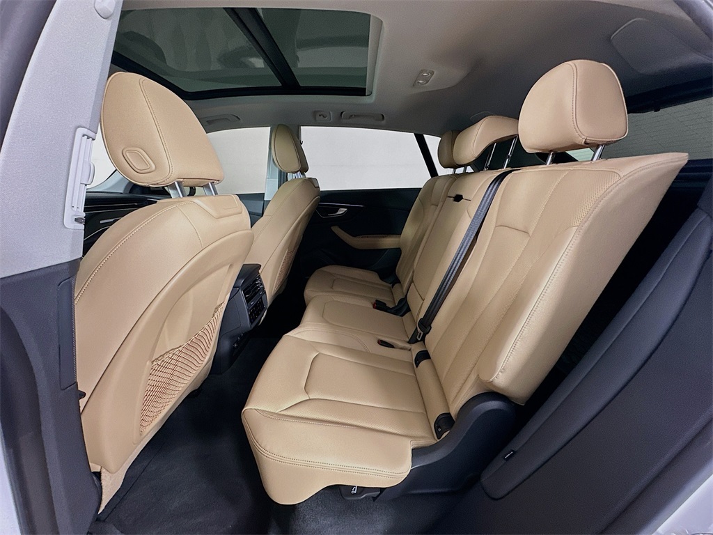 2025 Audi Q8 55 Premium Plus photo 24