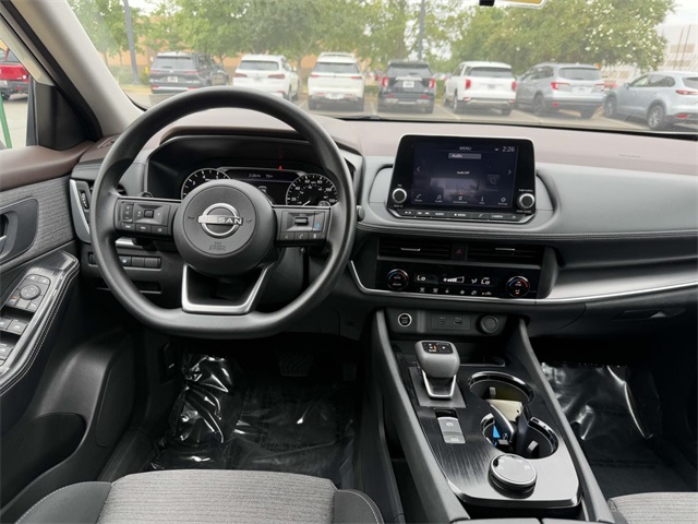 2023 Nissan Rogue SV photo 11