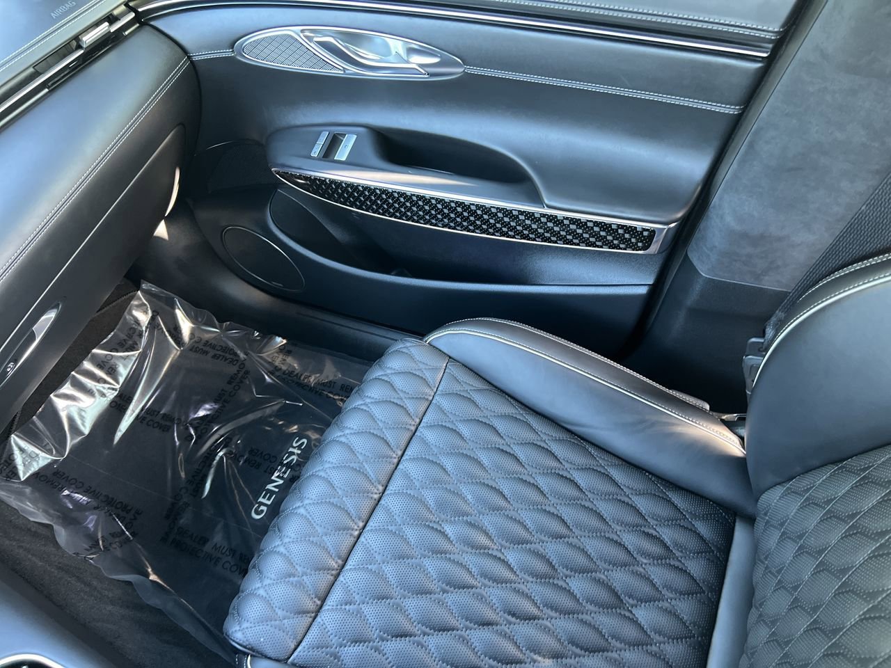 2023 Genesis GV70 3.5T Sport Prestige photo 16