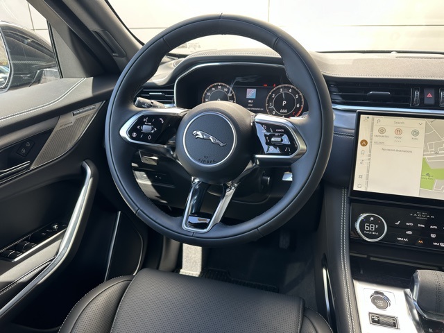 2026 Jaguar F-PACE P250 R-Dynamic S photo 14