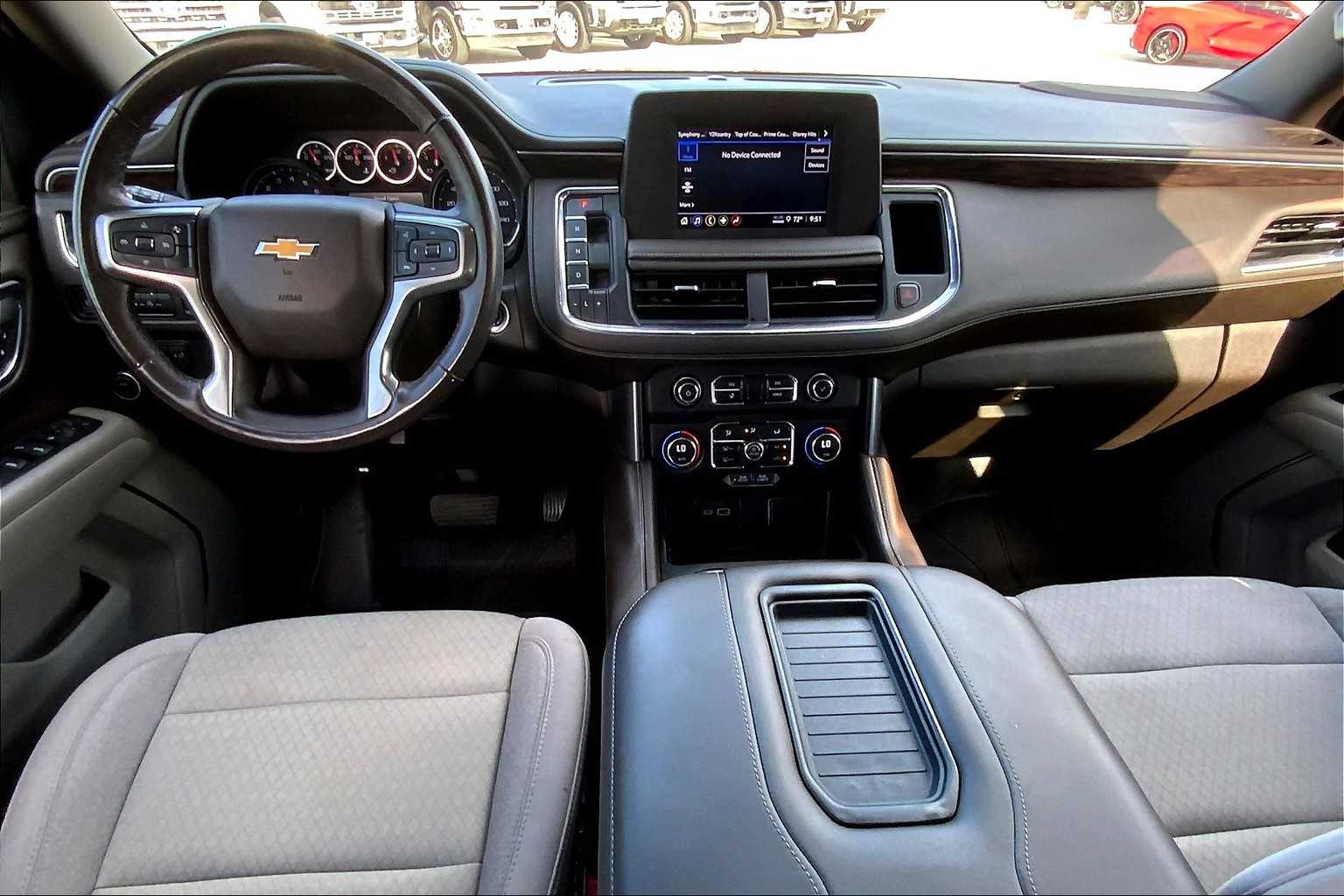 2023 Chevrolet Suburban LS photo 11
