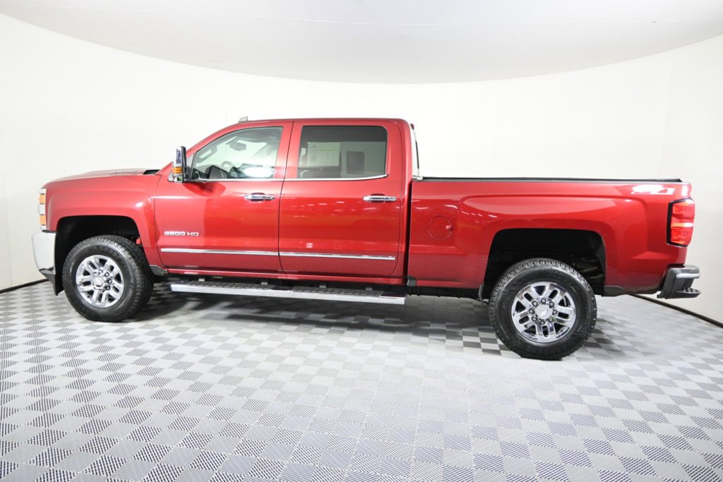 2019 Chevrolet Silverado 3500HD LTZ photo 3