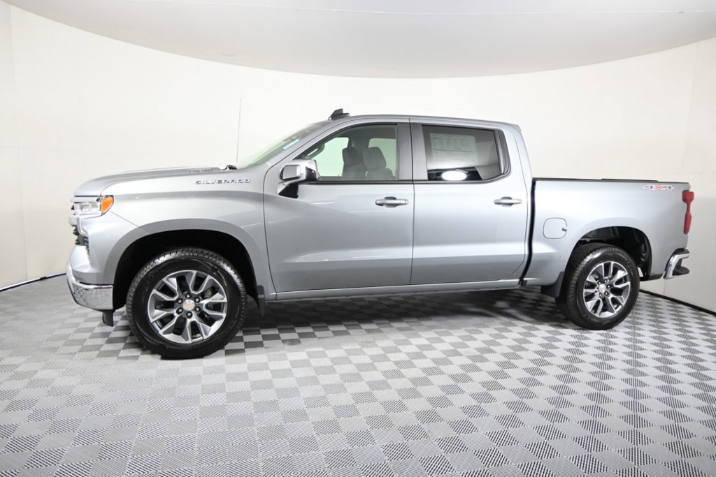 2026 Chevrolet Silverado 1500 LT photo 2