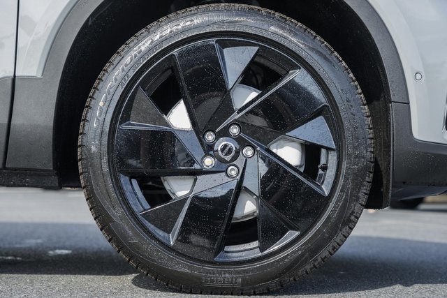 2026 Volvo XC40 photo 16