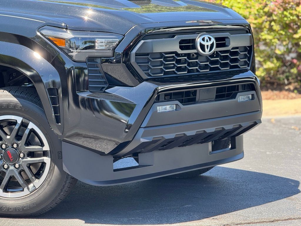 2025 Toyota Tacoma TRD Sport photo 4