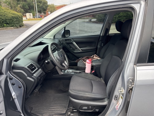 2017 Subaru Forester 2.5i Premium photo 4