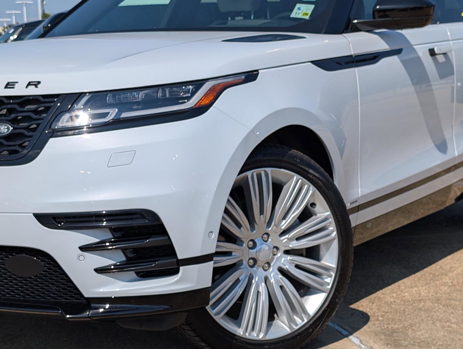 2021 Land Rover Range Rover Velar P340 R-Dynamic S photo 7