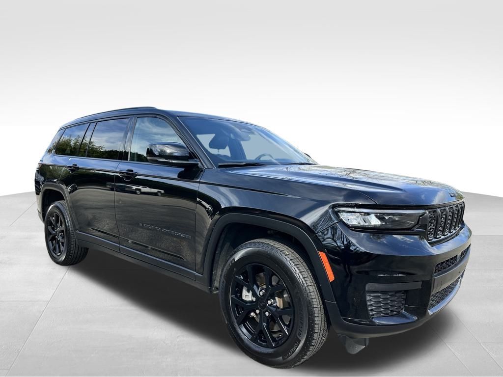 2024 Jeep Grand Cherokee Altitude photo 4