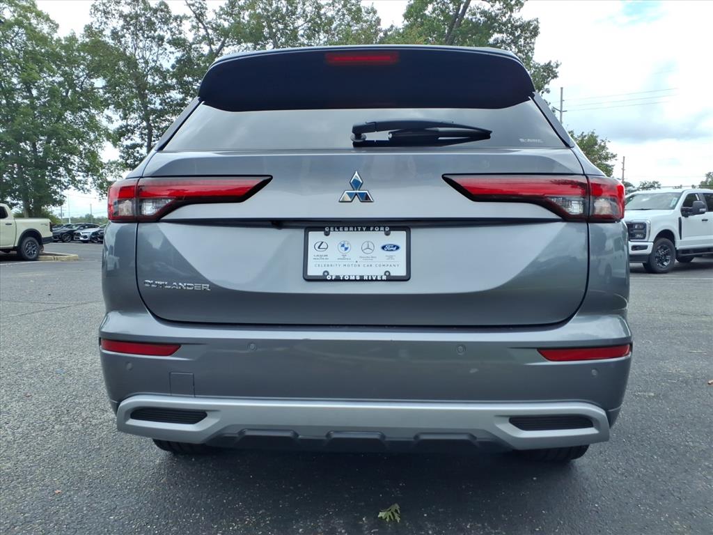 2022 Mitsubishi Outlander SEL photo 3