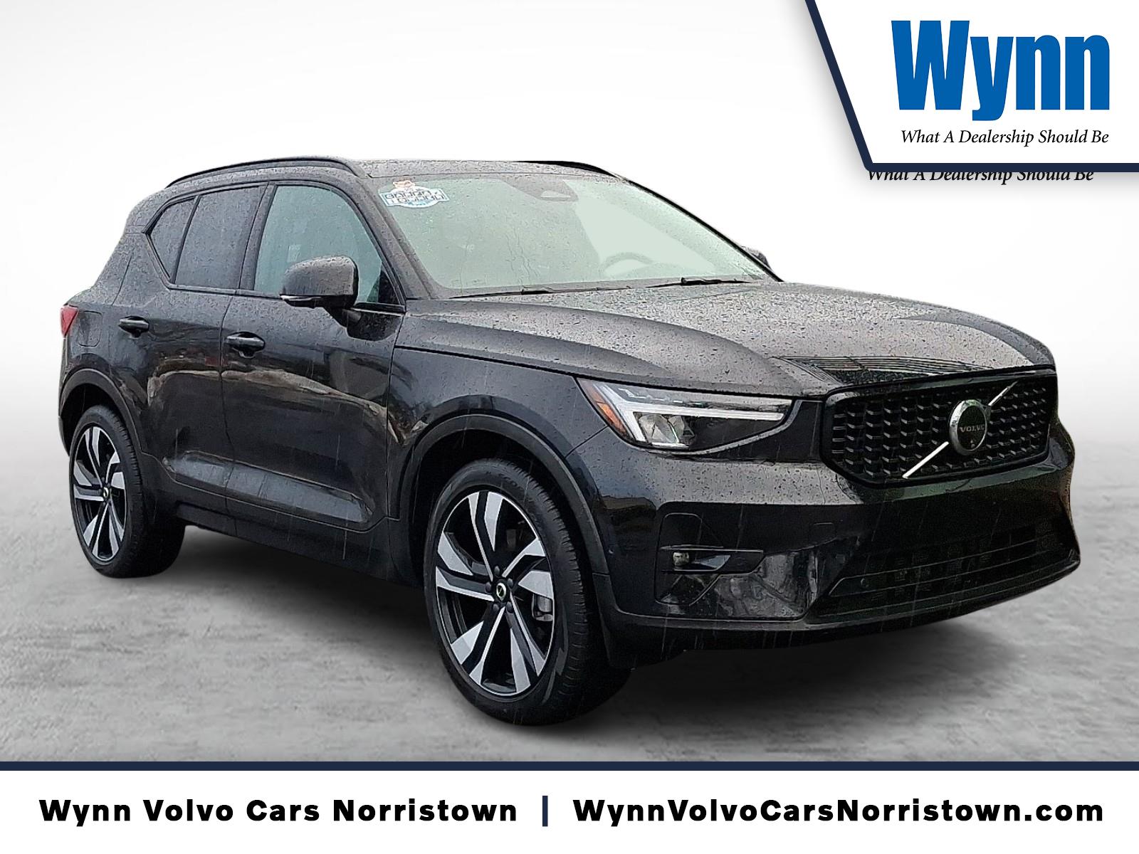 2024 Volvo XC40 Plus's photo