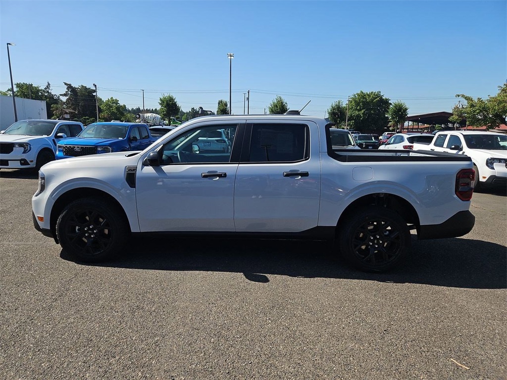 2025 Ford Maverick XLT photo 2