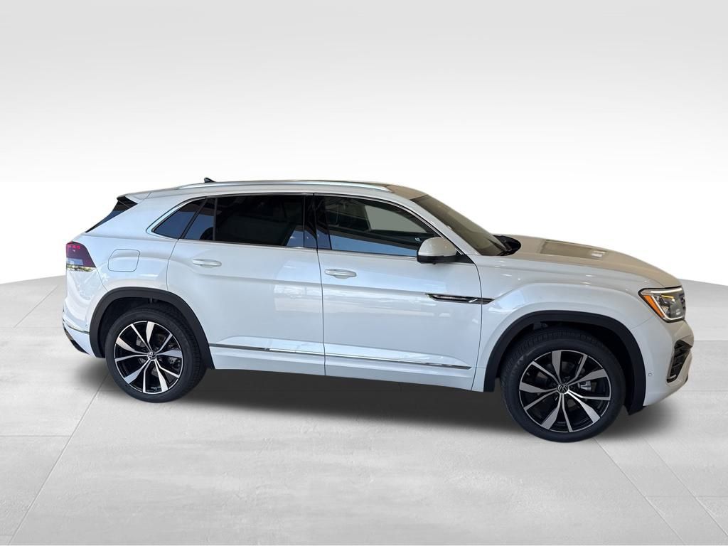2026 Volkswagen Atlas Cross Sport SEL Premium R-Line photo 5