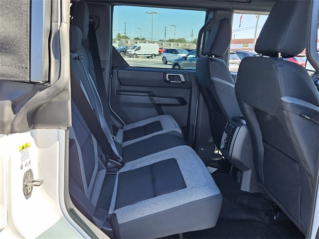 2025 Ford Bronco Base photo 15