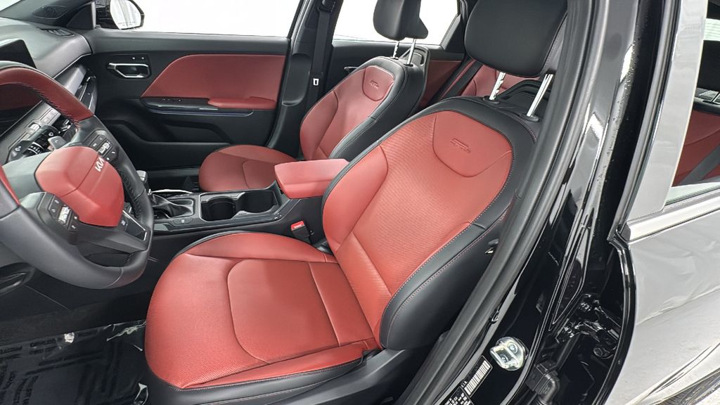 2025 Kia K4 GT-Line Turbo photo 10