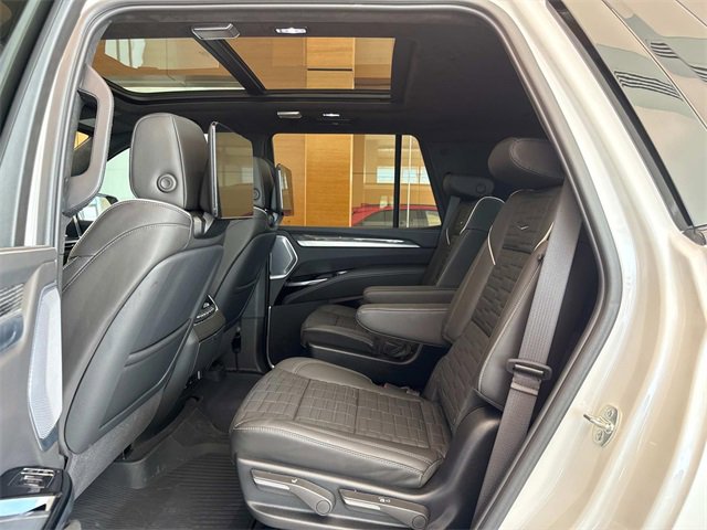2025 Cadillac Escalade V-Series photo 12