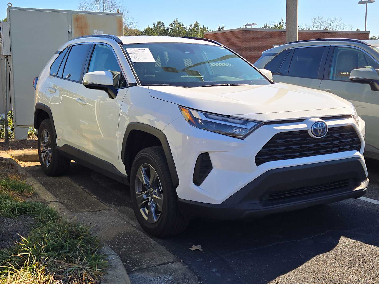 2024 Toyota RAV4 LE's photo