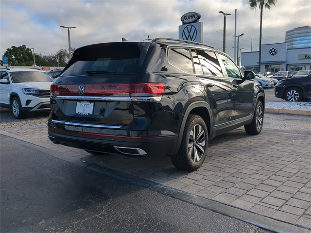 2026 Volkswagen Atlas SE photo 3