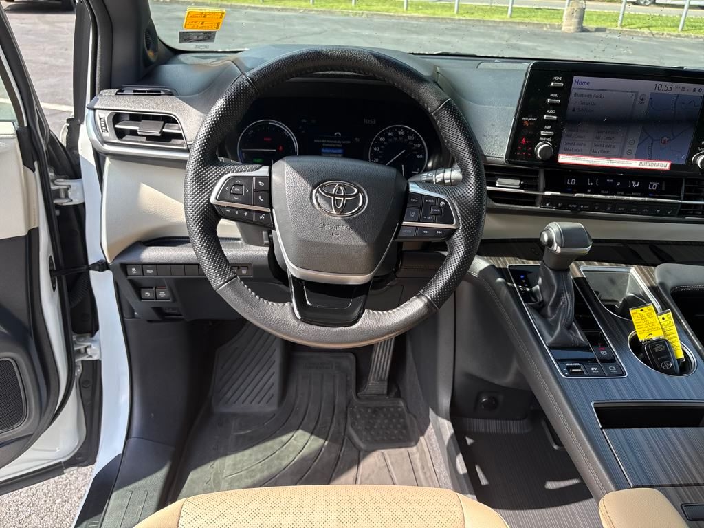 2022 Toyota Sienna Limited photo 13