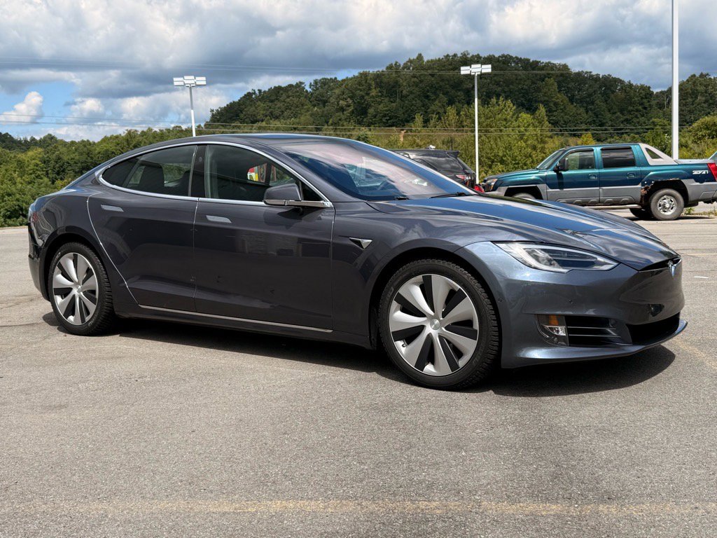 2021 Tesla Model S Long Range Plus photo 3