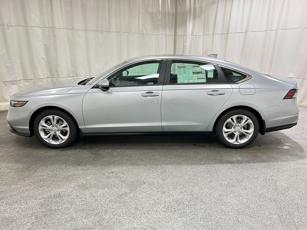 2025 Honda Accord LX photo 4