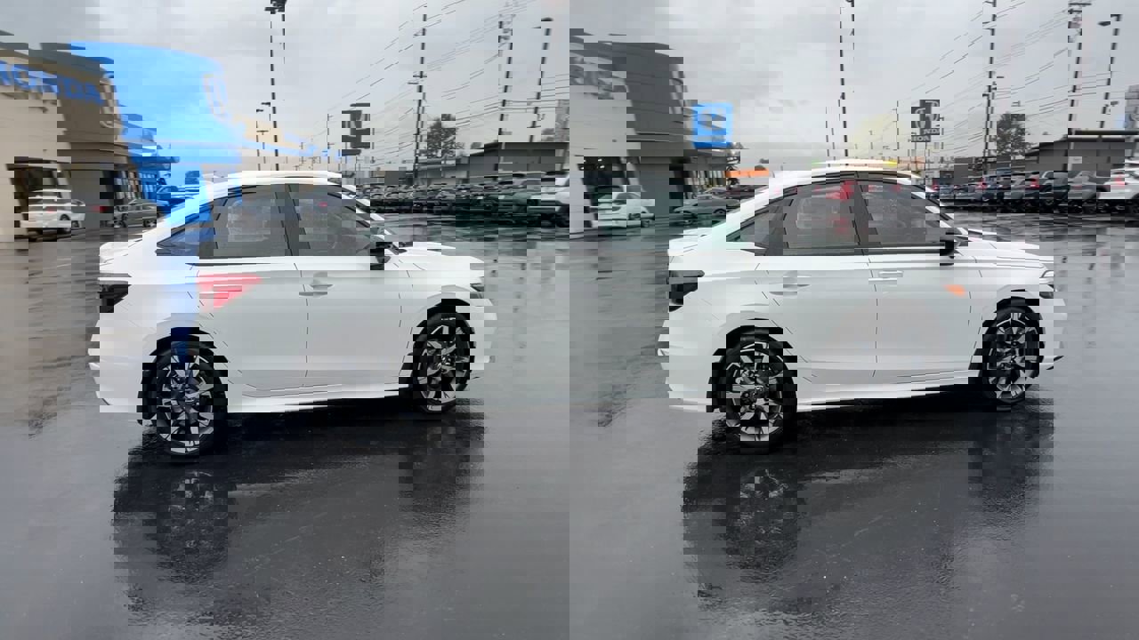 2026 Honda Civic Hybrid Sport Touring photo 9