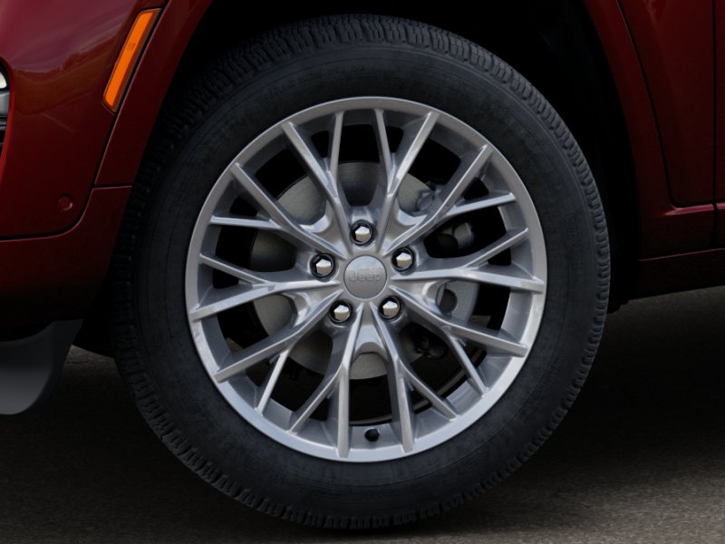 2025 Jeep Grand Cherokee Summit photo 4