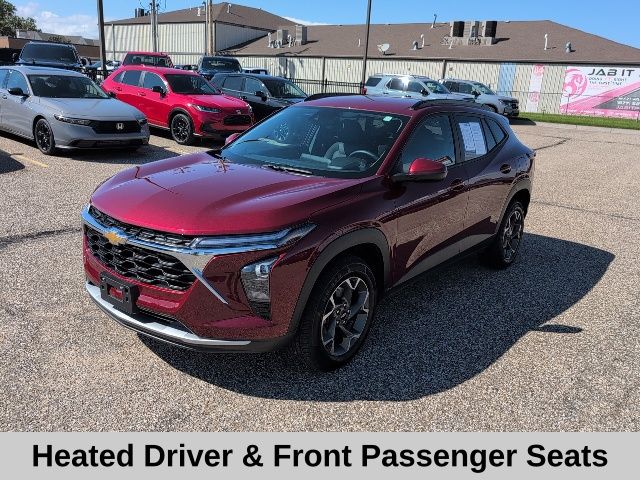 2025 Chevrolet Trax LT photo 10