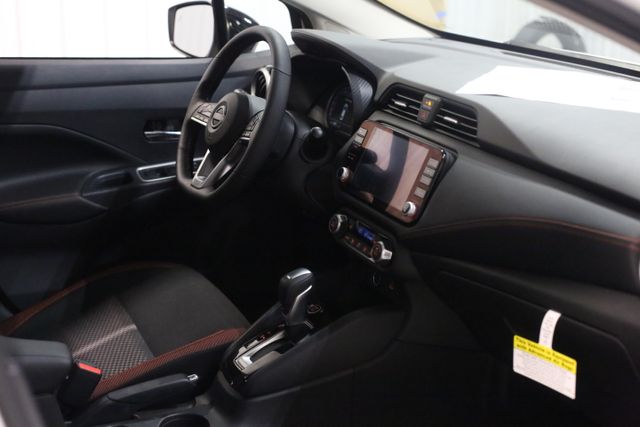 2025 Nissan Versa SR photo 21