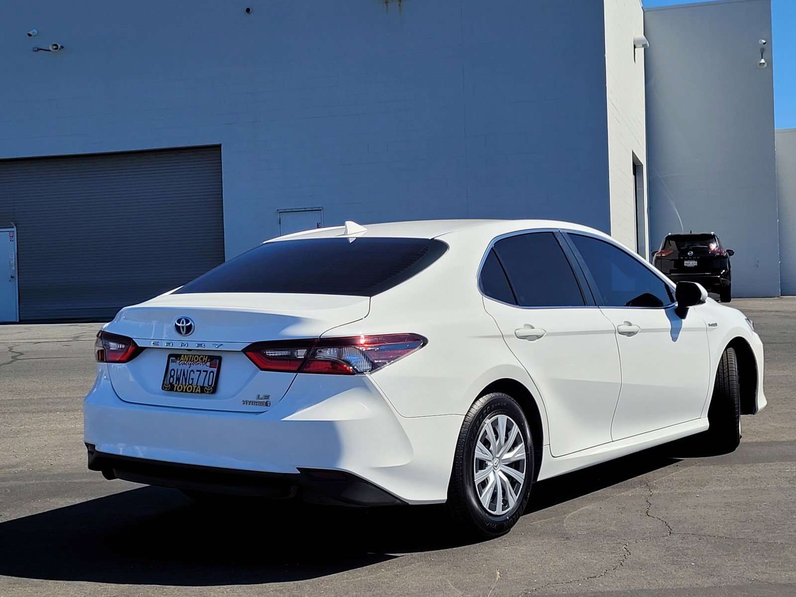 2021 Toyota Camry Hybrid LE photo 4
