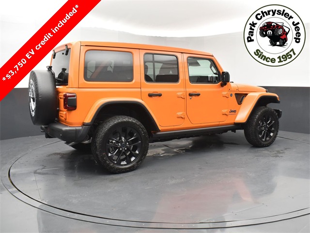 2025 Jeep Wrangler Sahara 4xe photo 4
