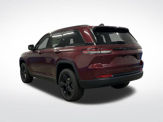 2025 Jeep Grand Cherokee Limited photo 3