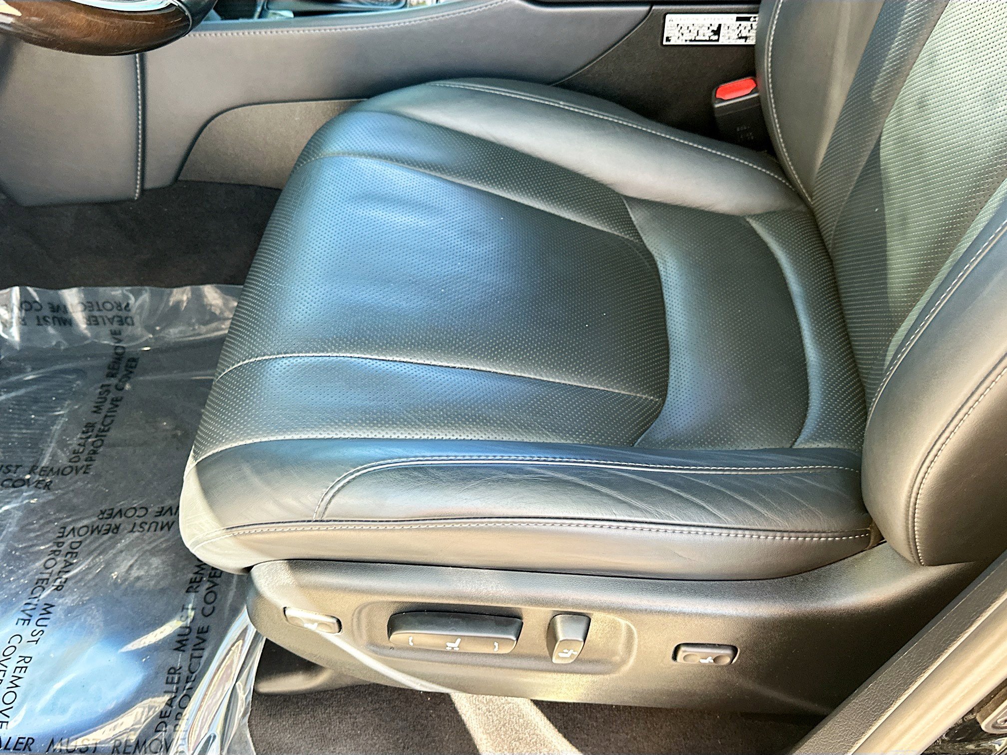2020 Lexus LX 570 photo 19