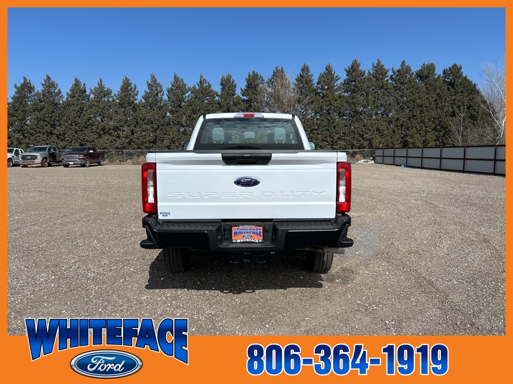 2025 Ford F-350 photo 3
