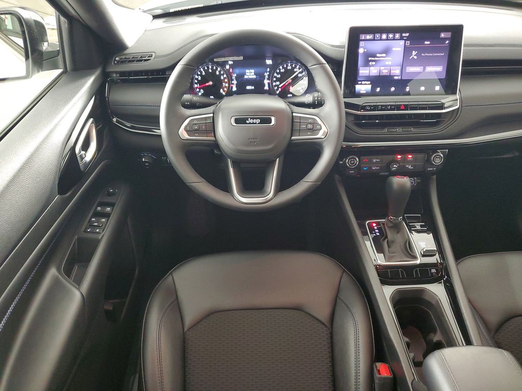 2025 Jeep Compass Latitude photo 11