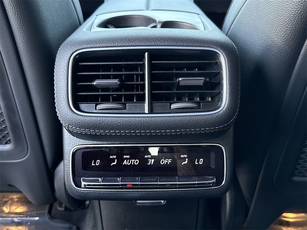2025 Mercedes Benz GLS 450 4MATIC photo 15