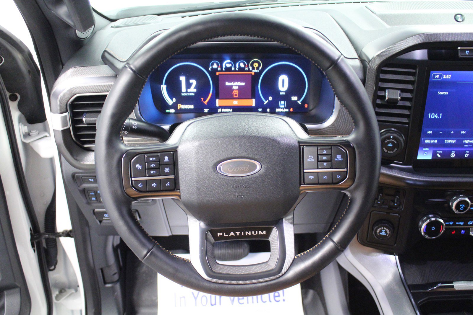 2023 Ford F-150 Platinum photo 16
