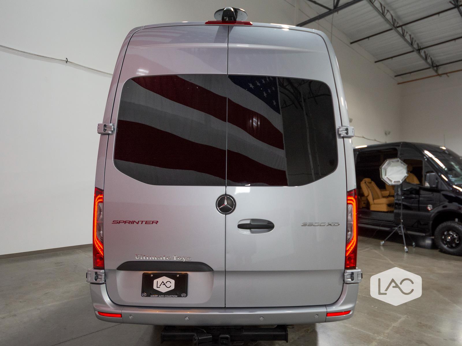 2022 Mercedes Benz Sprinter Cargo Van photo 9