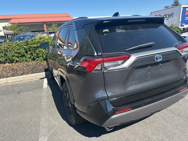 2020 Toyota RAV4 Hybrid XSE photo 10