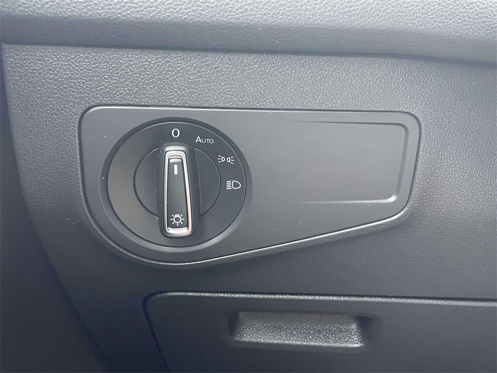 2021 Volkswagen Tiguan SE photo 19