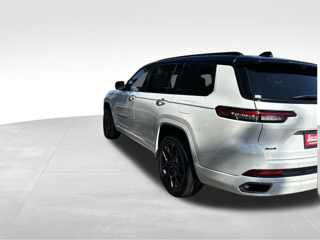 2025 Jeep Grand Cherokee L Summit photo 3