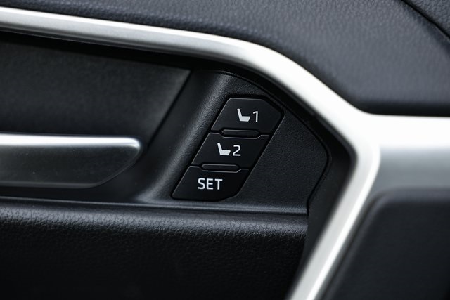 2025 Toyota RAV4 XLE Premium photo 11