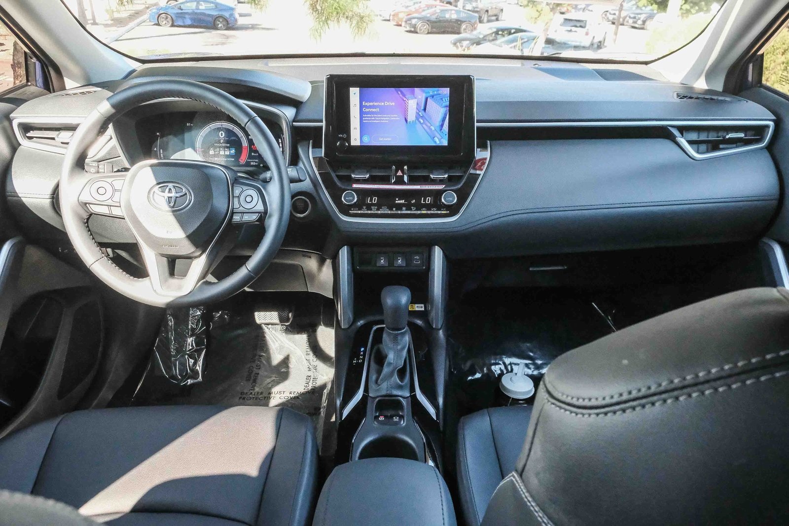 2023 Toyota Corolla Cross XLE photo 8